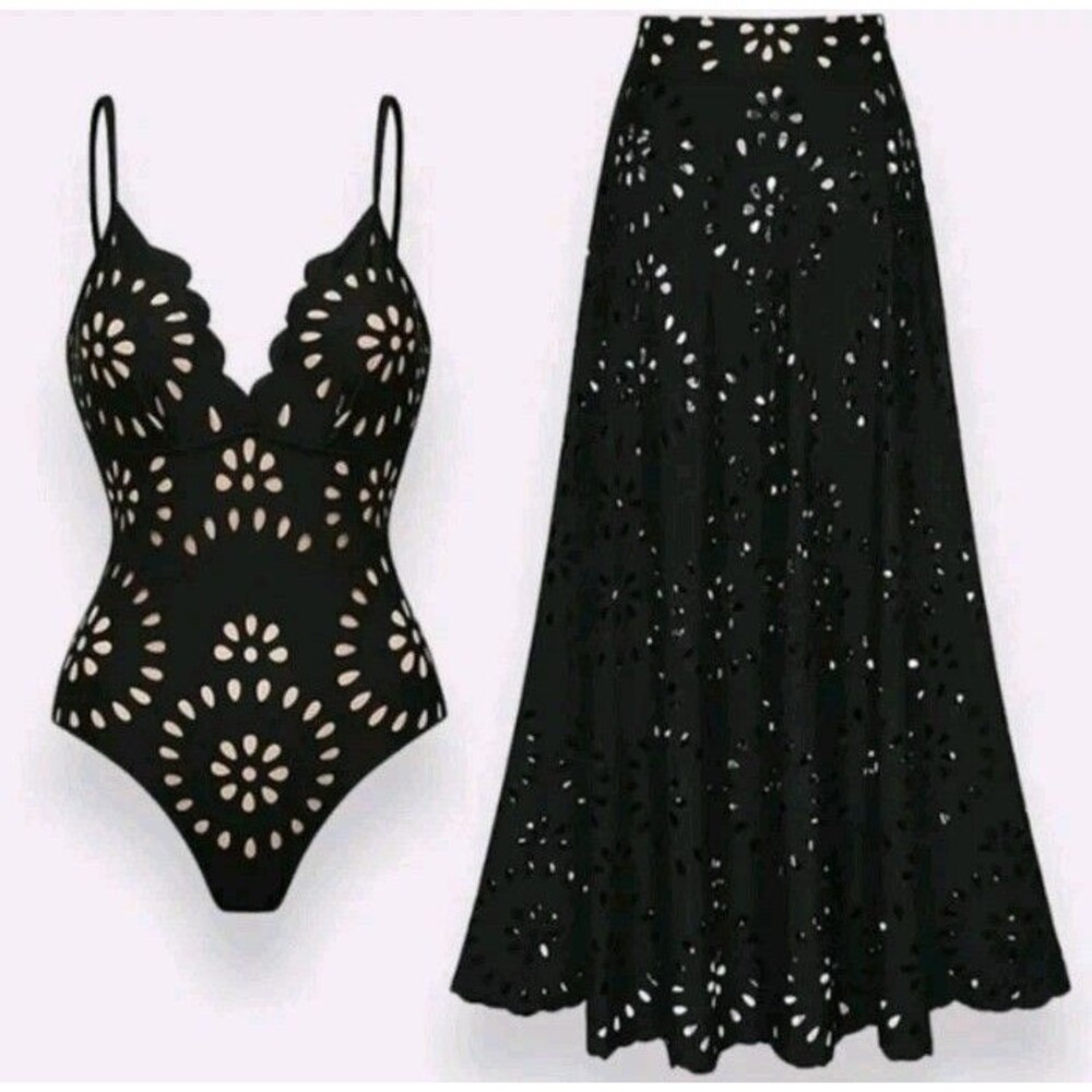 Floral Hollow Black and Cream Two Pieces Swim Suit and Skirt Size Small